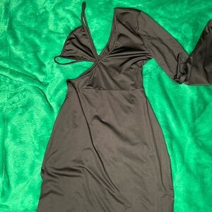 Black minidress w cutout